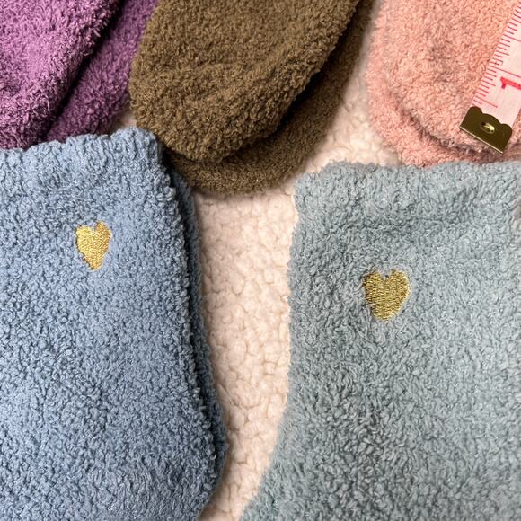 Cozy Fluffy Embroidered Heart Socks 5 Pair - Picture 6 of 7